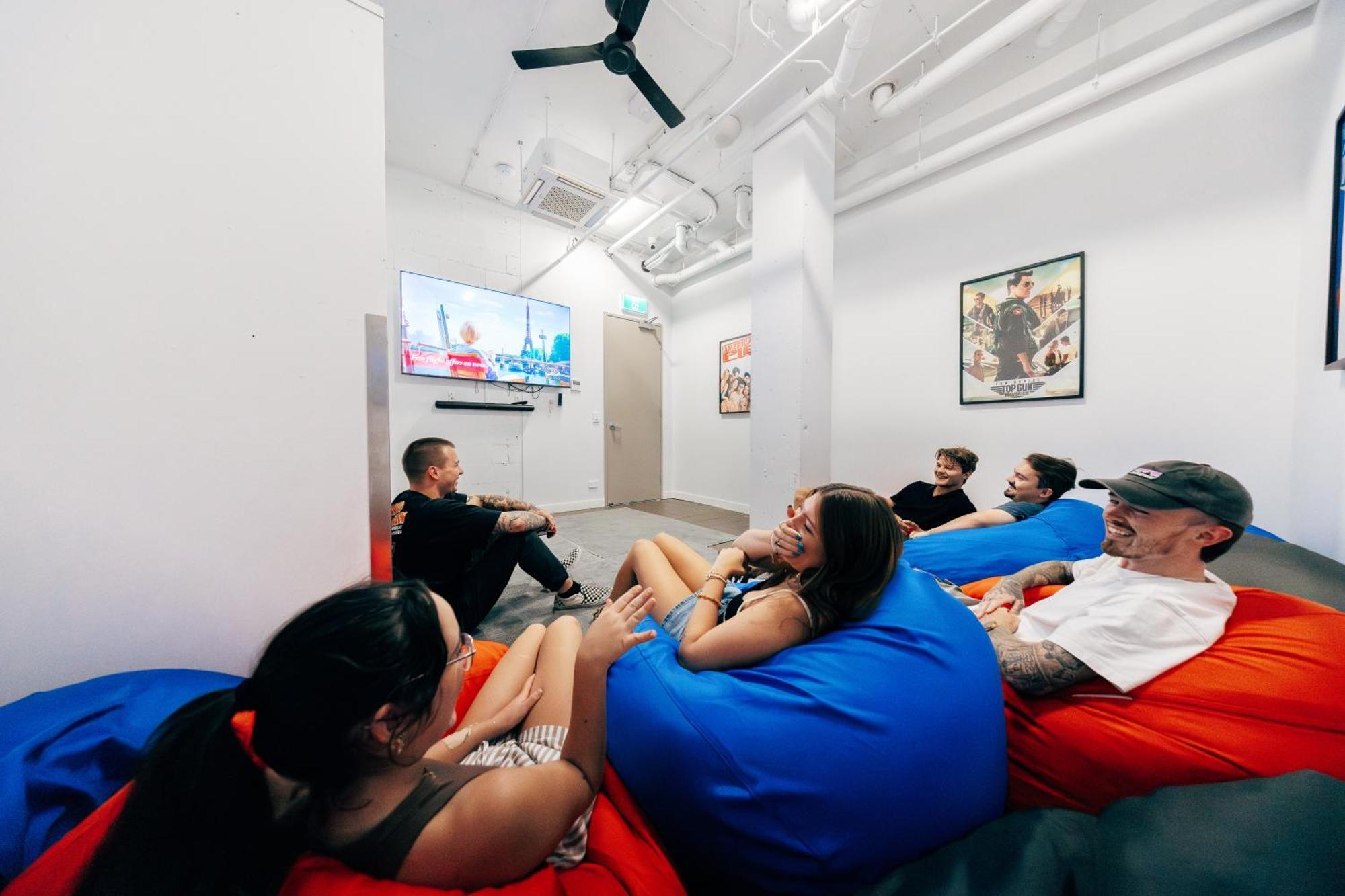 Maze Backpackers - Gold Coast Hostel Exterior photo