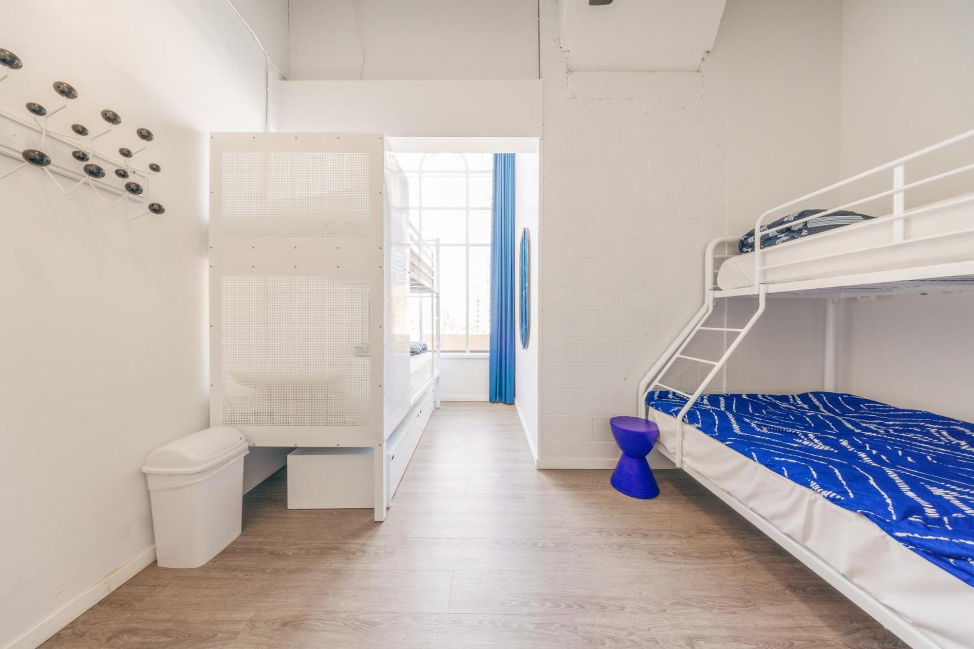 Maze Backpackers - Gold Coast Hostel Exterior photo