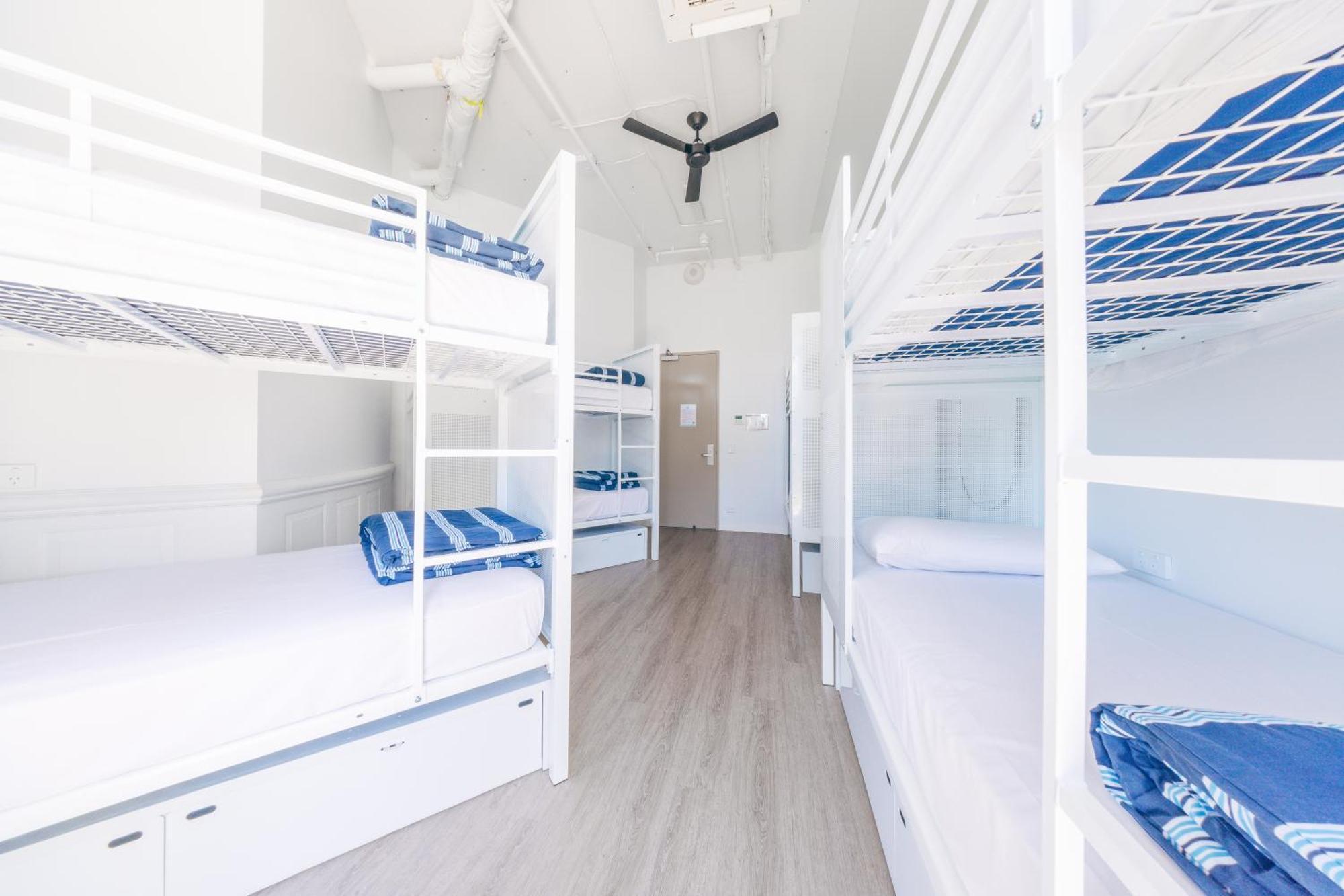 Maze Backpackers - Gold Coast Hostel Exterior photo