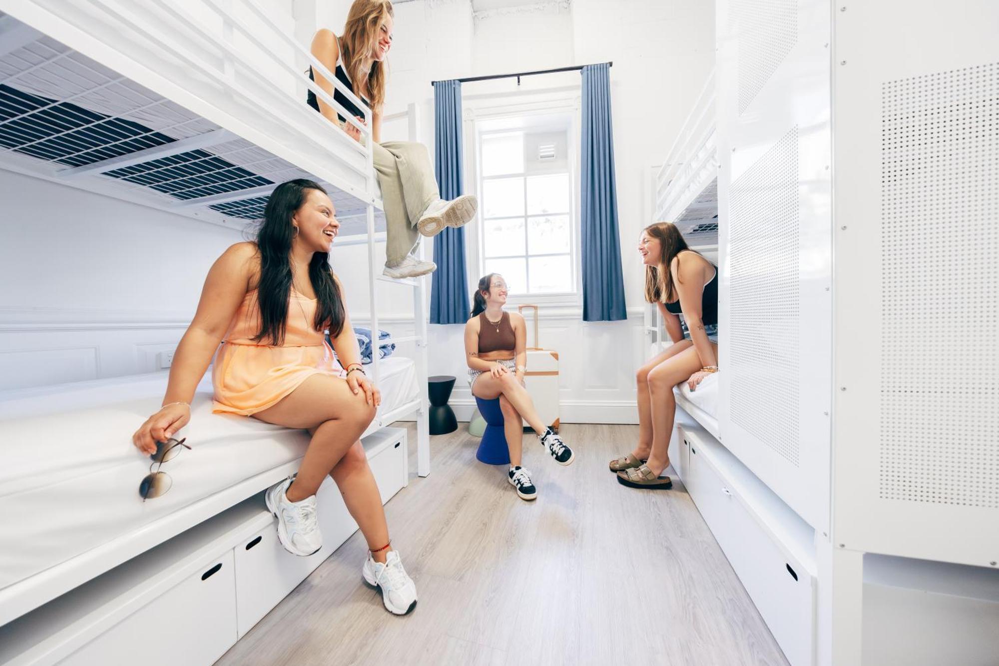 Maze Backpackers - Gold Coast Hostel Exterior photo